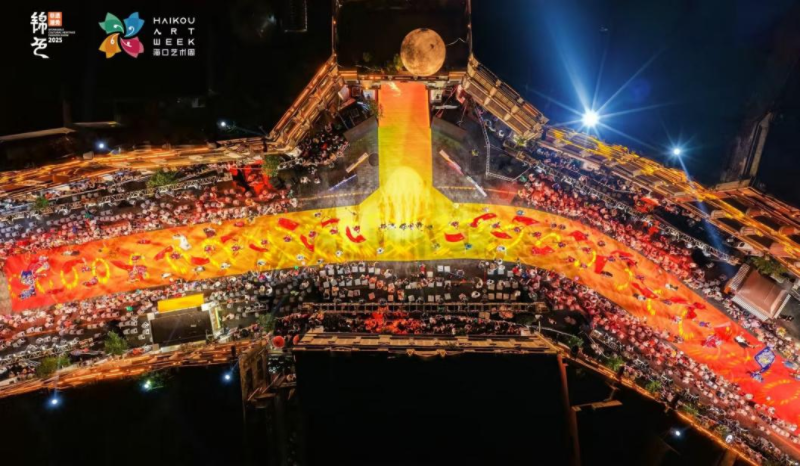 非遗潮绣绽放骑楼老街 ——南海美术学院学子演绎剪纸工艺与潮绣技艺